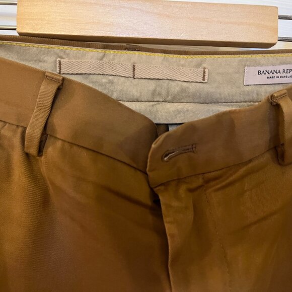 Banana Republic men's chino pants. - Picture 5 of 5